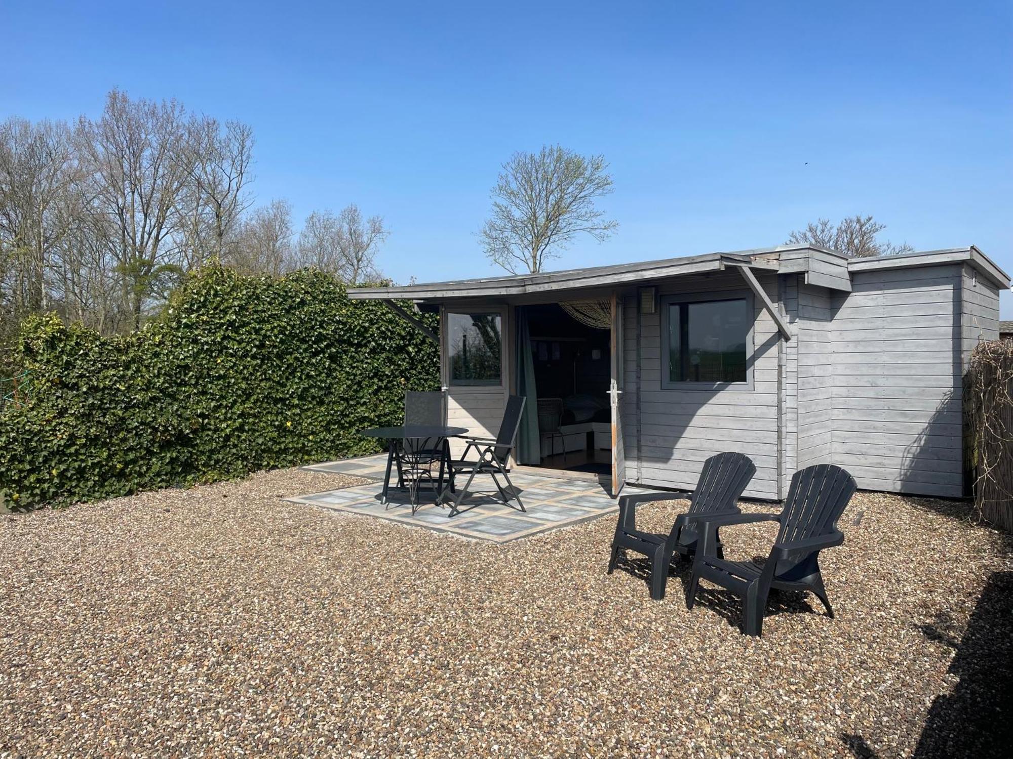 Logeerboerderij De Salix Villa Hitzum Exterior photo